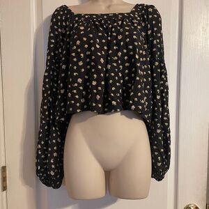 Billabong Black Floral Crop Top Long Sleeve Sz Medium